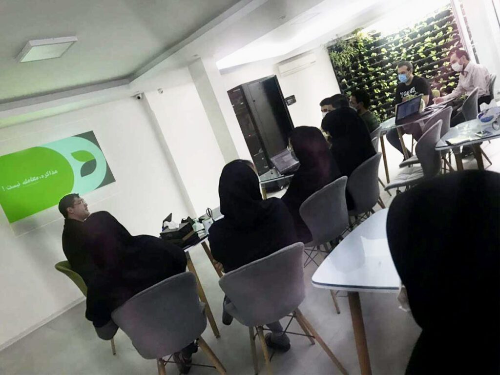 مذاکره و متقاعد سازی